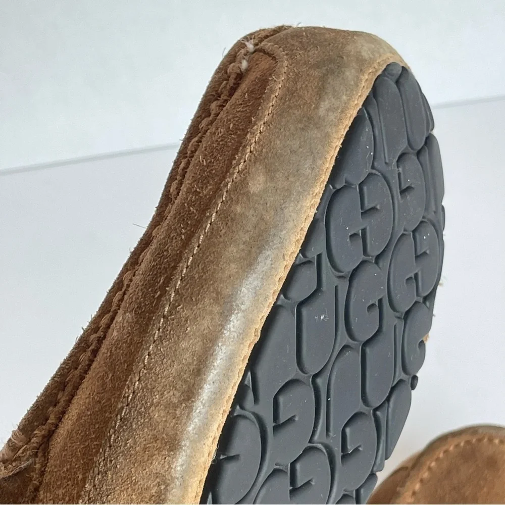 UGG Ascot Slippers size 9.0